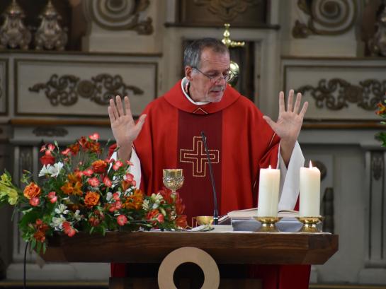 Terugblik vooravond van Pinksteren (Sint-Ursmaruskerk, Baasrode)