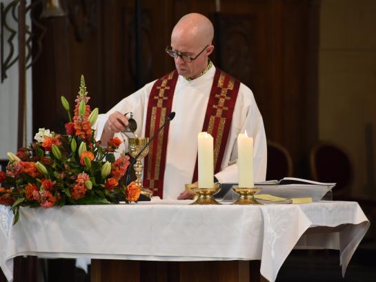 Terugblik: Pinksterviering 2026 (Sint-Ursmaruskerk, Baasrode)