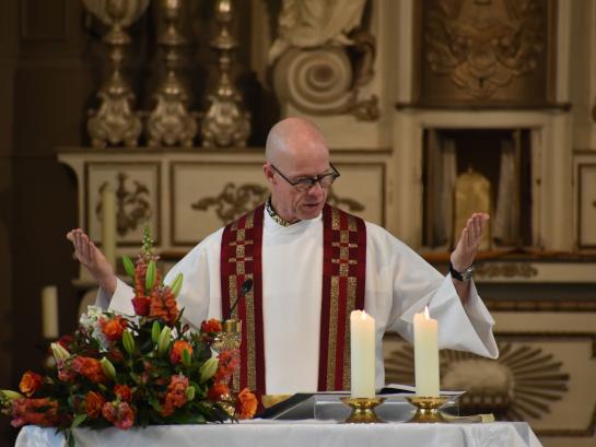 Terugblik: Pinksterviering 2026 (Sint-Ursmaruskerk, Baasrode)