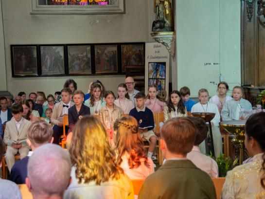 Terugblik vormselviering (Sint-Margaretakerk, Grembergen)