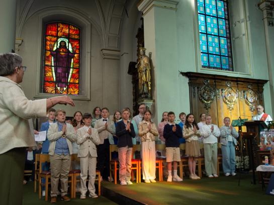 Terugblik vormselviering (Sint-Margaretakerk, Grembergen)