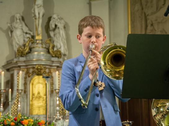 Terugblik vormselviering (Sint-Margaretakerk, Grembergen)
