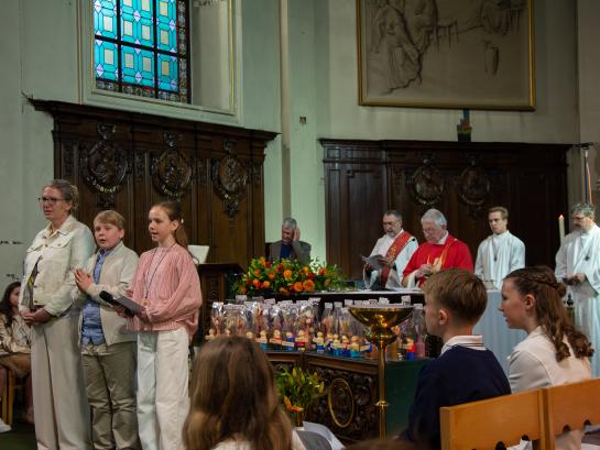 Terugblik vormselviering (Sint-Margaretakerk, Grembergen)