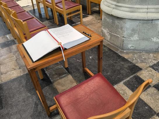 Intentieboek in OLV kerk Dendermonde -c- Jo Mattheys.jpg